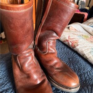 Vibram Men's Chestnut Leather Boots